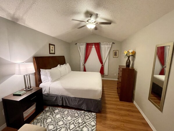 Room | Pillow-top beds, laptop workspace, iron/ironing board, rollaway beds - Blissful Guest House (Ocoee)