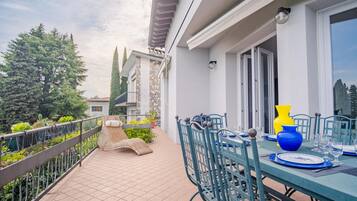 ์ํํธ | 3 ๊ฐ์ ์นจ์ค