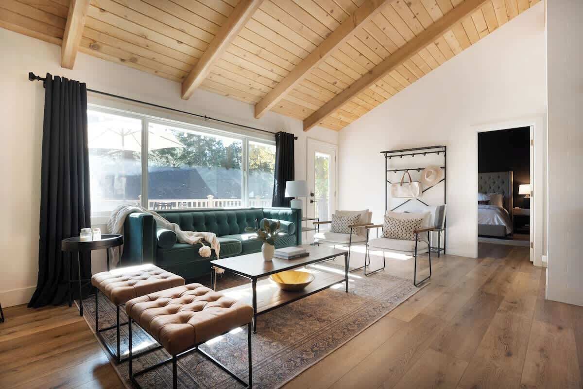 Smart-tv, pejs, stereoanlæg