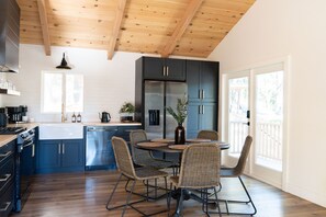 Fridge, microwave, oven, stovetop - Romantic Getaway Cabin w/private hot tub, deck and fireplace (Running Springs)