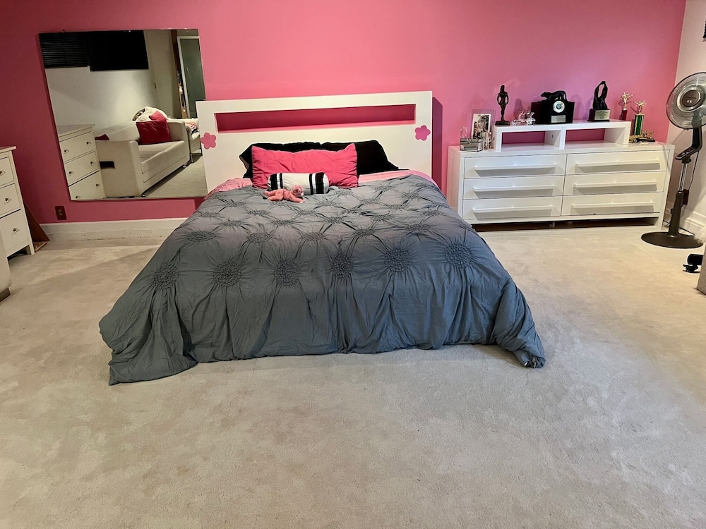 Entire Beverly Hills Guest House - Beverly Hills, CA