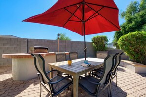 تناول الطعام بالخارج