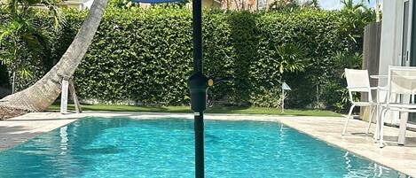 حمّام سباحة خارجي