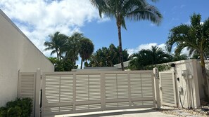 Property grounds - Private pool home in gated community at beach totally renovated "salty modern  " (Jupiter)