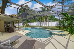 Pool - Fully Fenced, Extra Large Lot, Private Pool & Spa Close to Attractions, Restaurants & Supermarkets (PG2200) (Clermont)