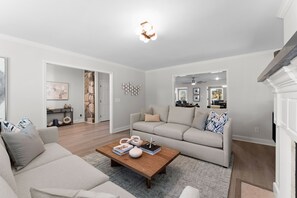 TV, video games, table football, offices - Hillstone Ridge w/Game Room and Optional Boat Rental (Mooresville)