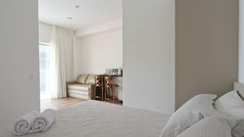 Estudio Confort | Cortinas blackout, cuna de viaje, wifi gratis y ropa de cama