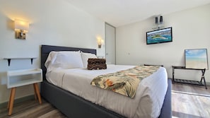 1 chambre, bureau, fer et planche à repasser, accès au Wi-Fi (inclus)