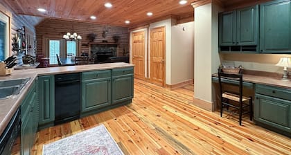 Hickory Hills Cabin | Pet Friendly, Lake Sequoyah Views Minutes from Downtown