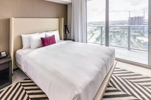3 slaapkamers, een strijkplank/strijkijzer, gratis wifi, beddengoed
