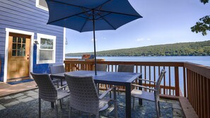 Outdoor dining - Keuka Sunrise Retreat: "A Lakefront Dream Home" (Branchport)