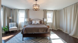 4 bedrooms, internet, bed sheets - Keuka Sunrise Retreat: "A Lakefront Dream Home" (Branchport)