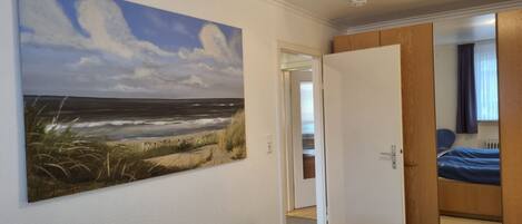 2 bedrooms, iron/ironing board, WiFi