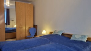 Unclassified image, 3 of 11, button