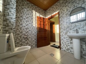 Shower, hair dryer, towels - Captivating 7-Bed House in Kigali, Rwanda (Kigali)