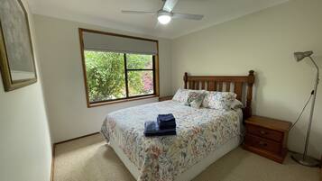 4 Schlafzimmer, Schreibtisch, Bügeleisen/Bügelbrett, kostenloses WLAN
