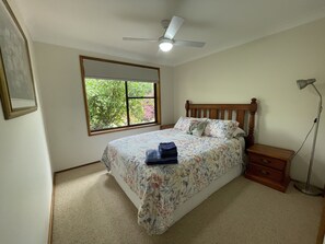 4 Schlafzimmer, Schreibtisch, Bügeleisen/Bügelbrett, kostenloses WLAN