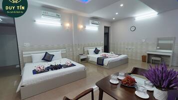 Decoració individual, escriptori i wifi gratuïta