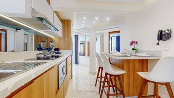 冰箱、微波炉、炉灶、茶具/咖啡用具