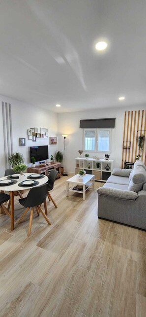 Unclassified image, 3 of 30, button