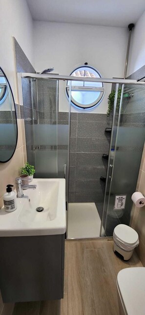 Hair dryer, towels - Minichalet Jacaranda with swimming pool, garden and barbecue. (Chiclana)