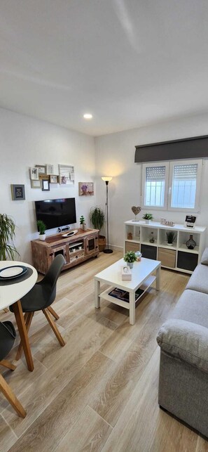 Unclassified image, 5 of 30, button