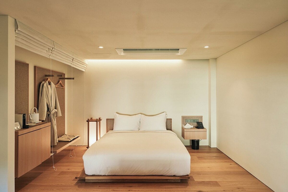 Quartos à prova de som, Wi-Fi de cortesia, roupa de cama