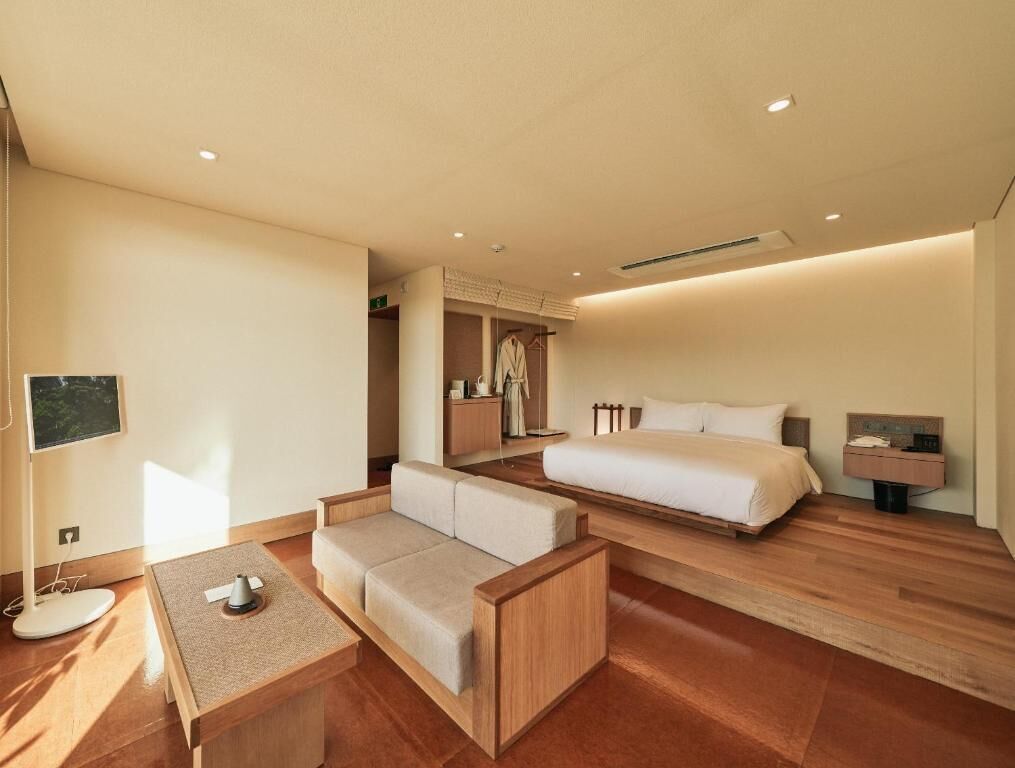 Schallisolierte Zimmer, kostenloses WLAN, Bettwäsche