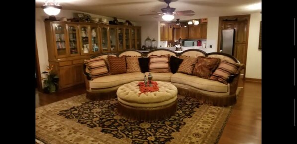 Smart TV, video games, DVD player - Comfy Country Home (seminole)