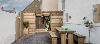Kittiwake Cottage: Pet-friendly holiday cottage in Rhosneigr