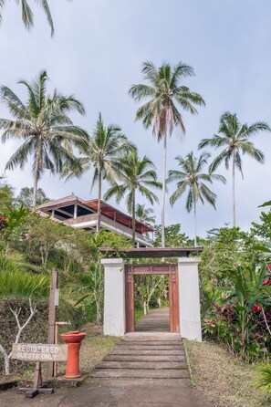 Property entrance - Galalima Glamping (Selemadeg)