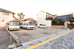 Self parking (JPY 550 per day) - Sunrise Inn (Kaizuka)