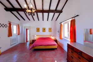 2 bedrooms, bed sheets