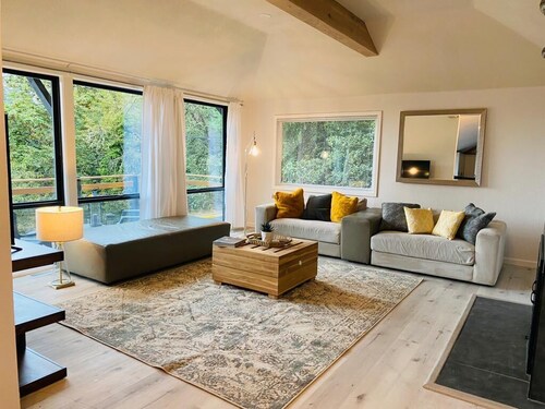 Contemporary 3bedroom / 2 bathroom house close to UO