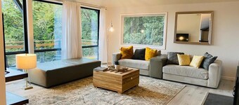 Contemporary 3bedroom / 2 bathroom house close to UO