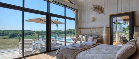 1 chambre, coffres-forts dans les chambres, bureau