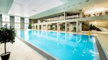 2 indoor pools