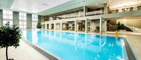 2 indoor pools