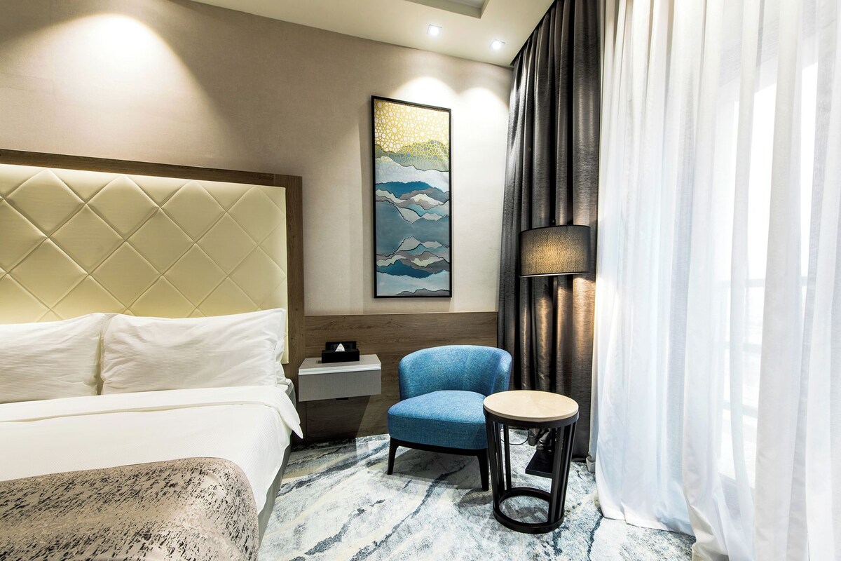In-room safe, desk, iron/ironing board (on request), WiFi (free)