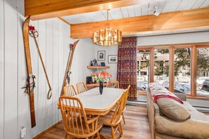 Dining - Stay In The Heart Of Aspen! Steps to Gondola, Shops & Dining. W/D, First Floor Easy Access! (Aspen)