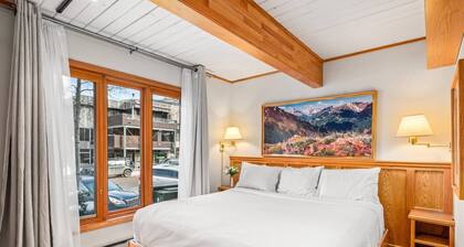 Stay In The Heart Of Aspen! Steps to Gondola, Shops & Dining. W/D, First Floor Easy Access!