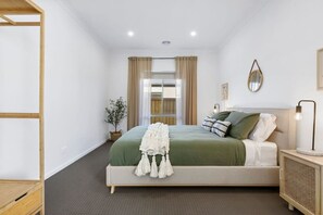 5 bedrooms, desk, iron/ironing board, travel cot