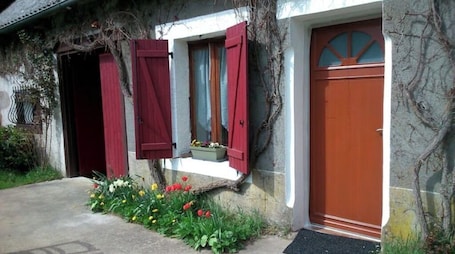 Exterior detail. Gîte "des coussieres" between peace and nature