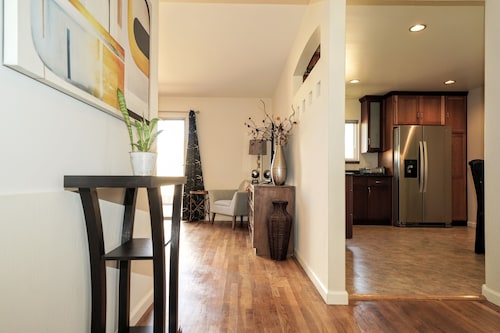 Charming 4B/2B near Cambrian - Work or vacation ready!
