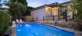 5 min drive from Terrigal Beach. Modern apartment.