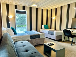 Departamento familiar (Ground Floor) | Escritorio, tabla de planchar con plancha, wifi gratis y ropa de cama 