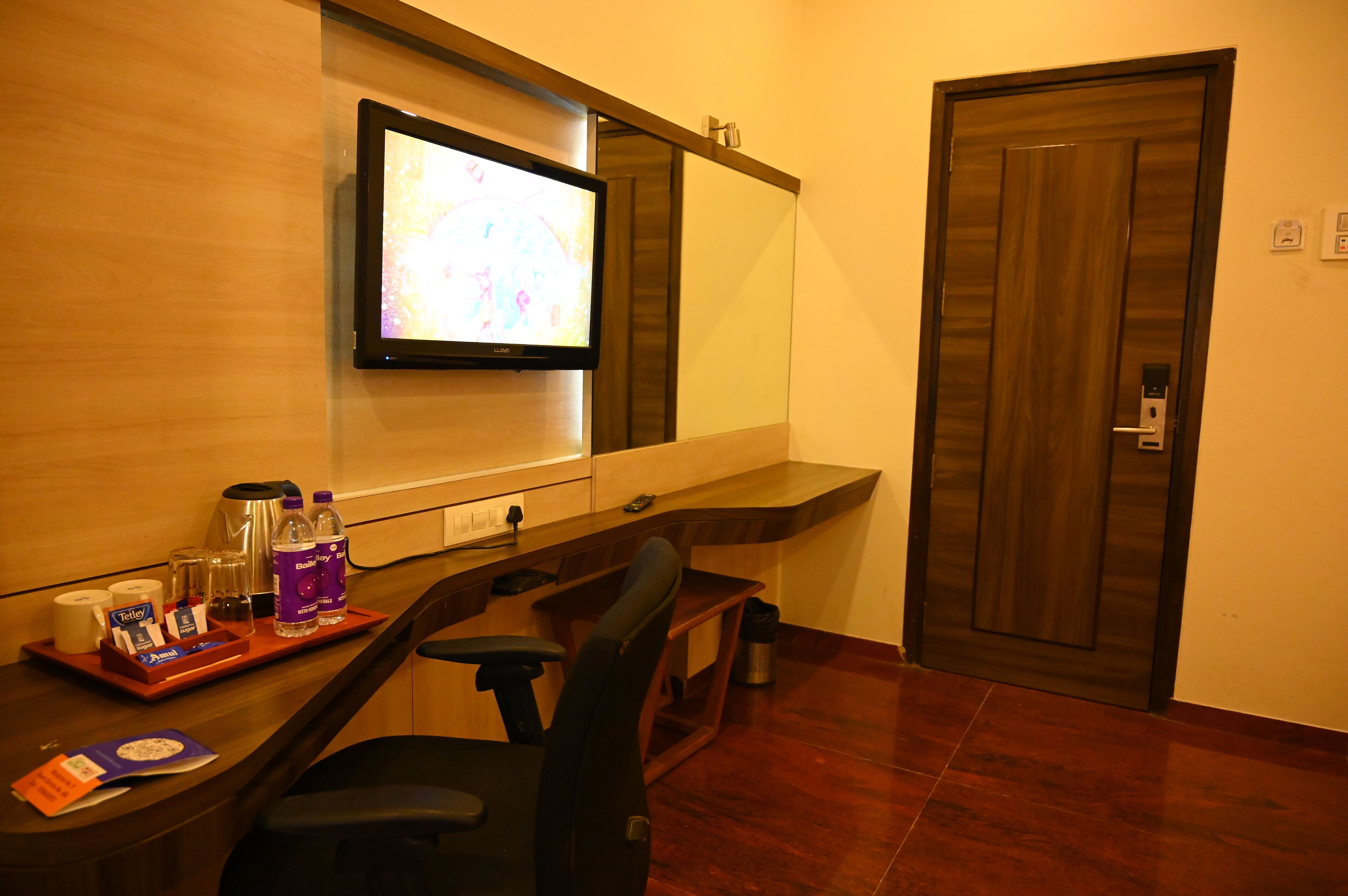 Singola Deluxe | Una cassaforte in camera, una scrivania, postazione laptop