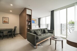 Luxury Studio | Minibar, desk, free WiFi, bed sheets