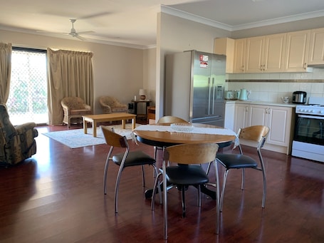 Private kitchen. Almaden Country Rooms