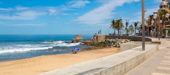 5 min de  plaza machado y playa by Gpsrentas